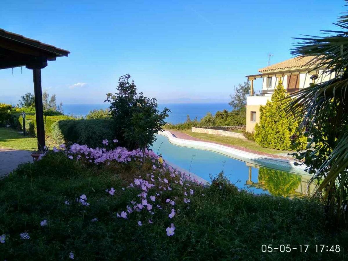 Porto Thea Alexandra Shared Pool Villa, Афитос Екстериор снимка